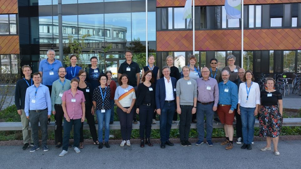 10MustKnows24-Autor*innen und Koordinator*innen von Leibniz Biodiversität, FEdA und iDiv | Foto: Maike Reichel (PIK) 10MustKnows24-Autor*innen und Koordinator*innen von Leibniz Biodiversität, FEdA und iDiv | Foto: Maike Reichel (PIK)